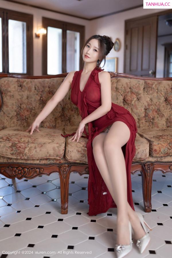   [XiuRen]高清写真图 2024.10.16 No.9297 杏子Yada 丝袜美腿第3张图片